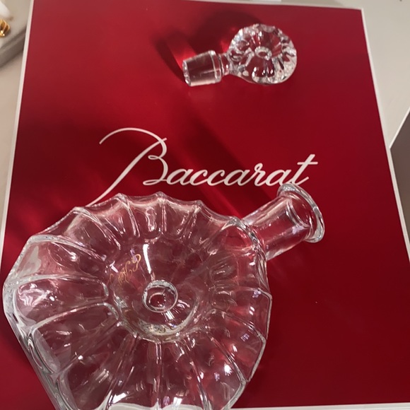 Baccarat Crystal made in France signee empty bottle 750 ML size . Price FIRM - Picture 6 of 10